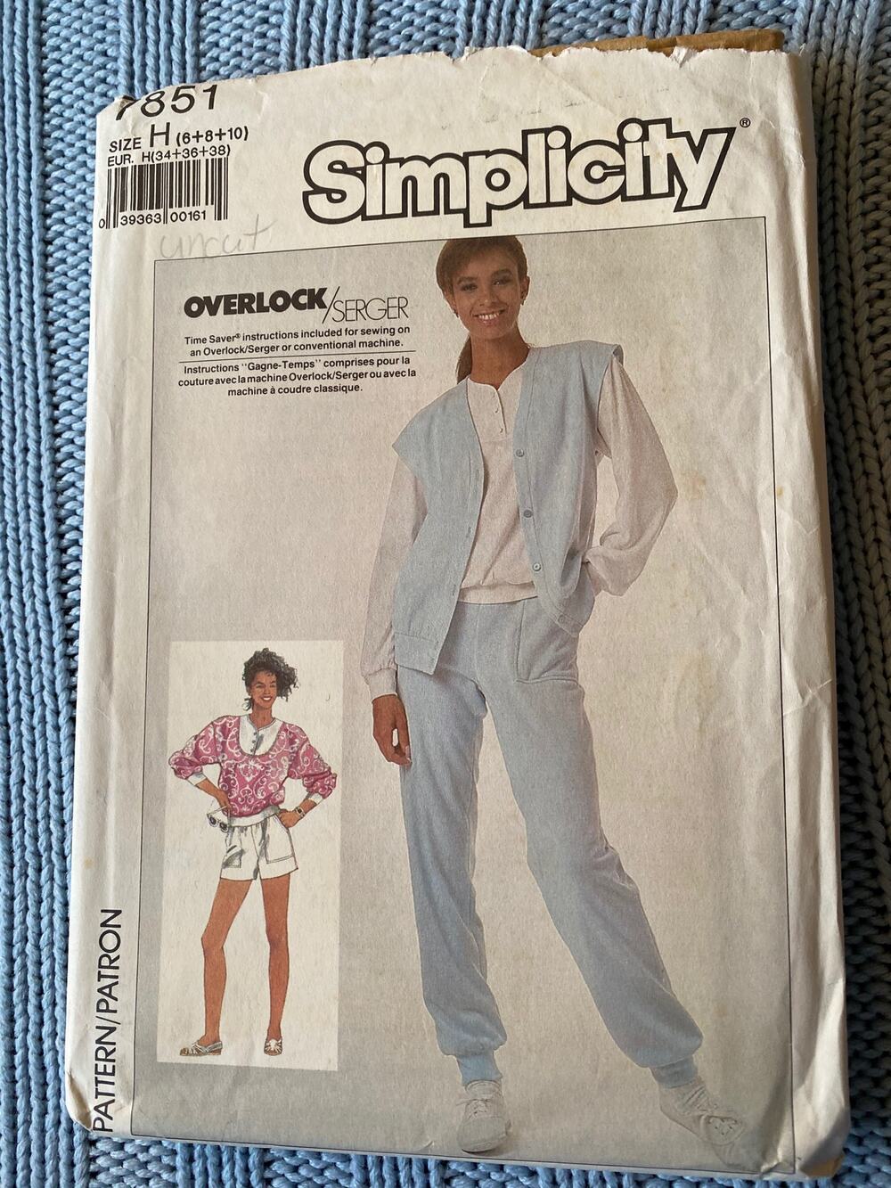 Simplicity sewing pattern  7851 knit top pant short